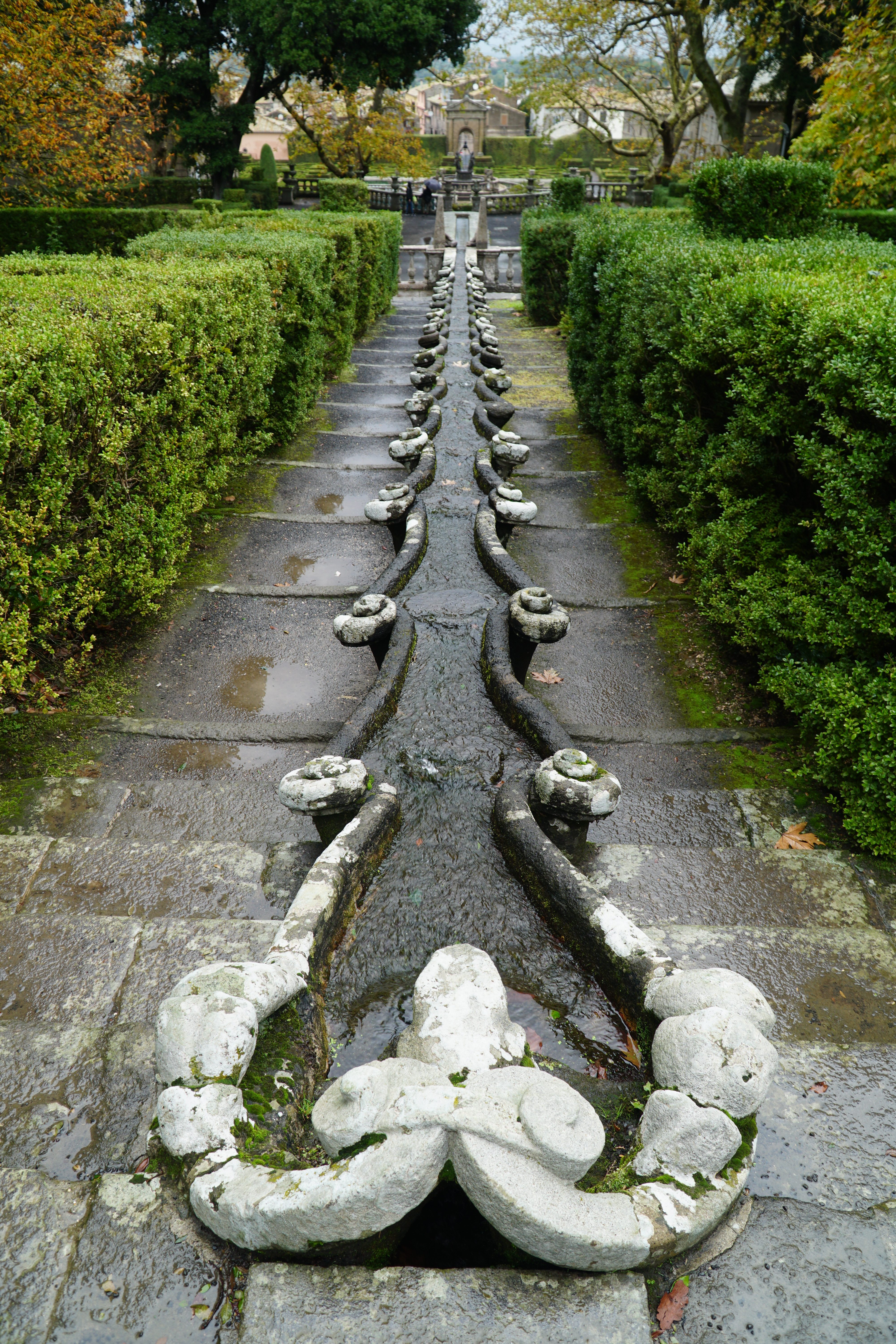 Image of central water feature at Villa Lante.