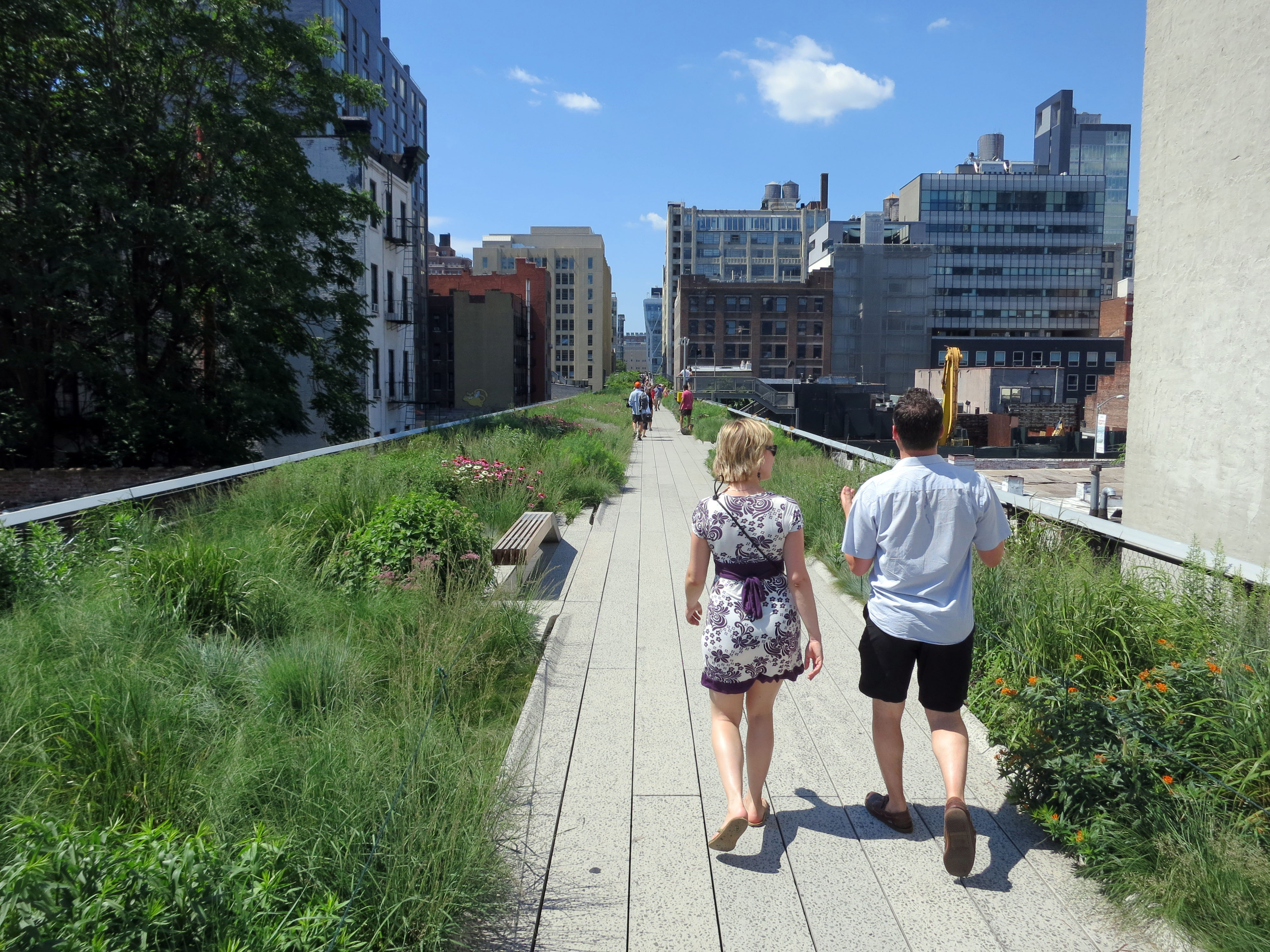 Image of people on path on the highline.
