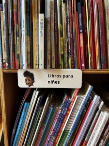 Letrero en una librería feminista en Coyoacán, México.